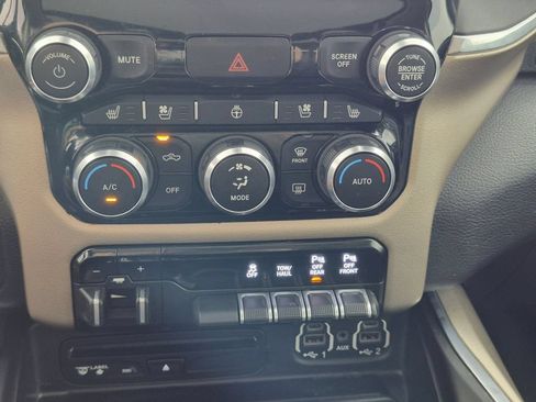 Used 2019 RAM 1500 Laramie AWD/4WD image 23