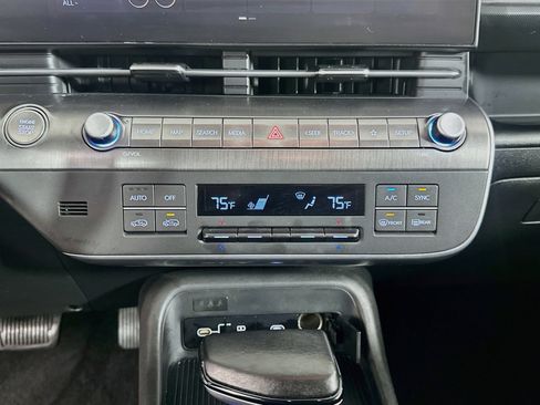 Used 2025 Hyundai Kona SEL FWD image 23