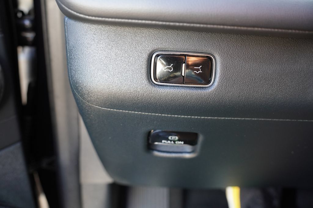 Used 2025 Lincoln Navigator Reserve AWD/4WD image 29