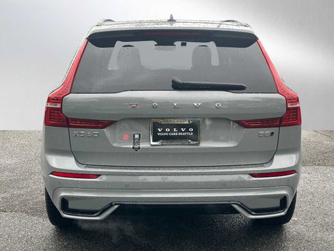 Used 2025 Volvo XC60 B5 Core w/ Protection Package Premier image 4