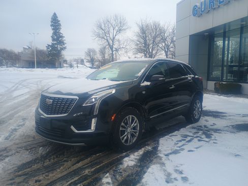 Used 2021 Cadillac XT5 Premium Luxury image 3