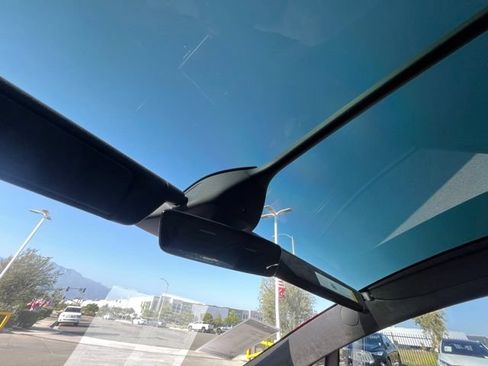 Used 2022 Tesla Model X Plaid AWD/4WD image 25