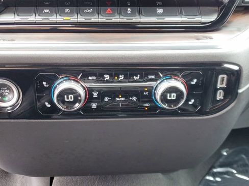 Used 2024 GMC Sierra 1500 SLT image 27