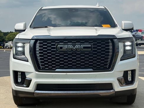 Used 2024 GMC Yukon Denali Ultimate AWD/4WD image 2