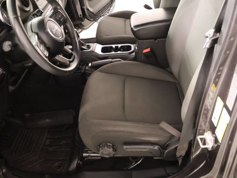 Used 2019 Jeep Wrangler Unlimited Sport S AWD/4WD image 10