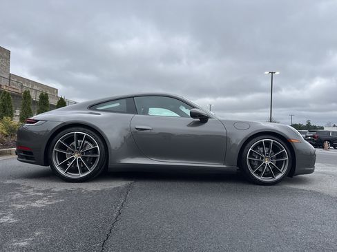 Used 2024 Porsche 911 Carrera w/ Premium Package image 11