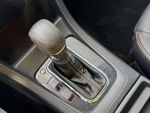 Used 2017 Subaru Crosstrek 2.0i Limited image 17