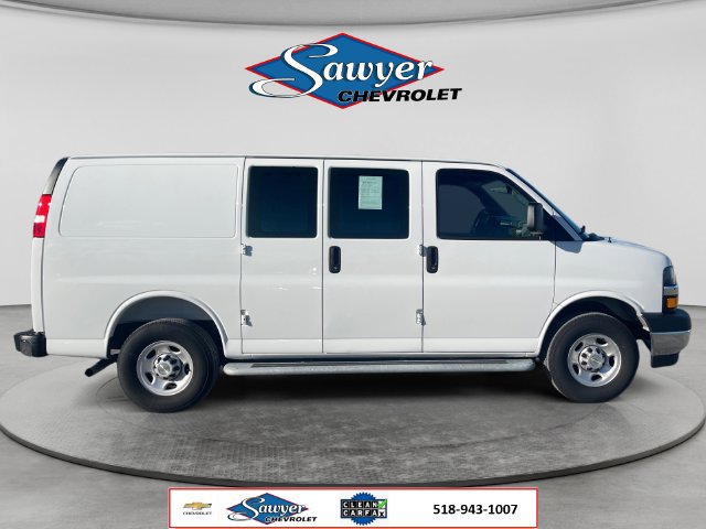 Used 2025 Chevrolet Express 2500 w/ Driver Convenience Package RWD image 6