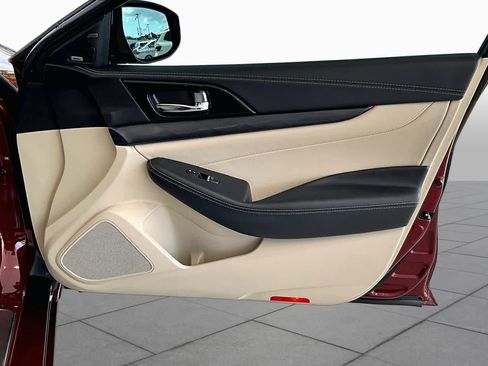 Used 2021 Nissan Maxima Platinum w/ Sport Mat Group FWD image 24