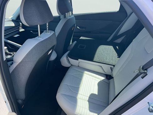 New 2026 Hyundai Elantra Limited FWD image 11