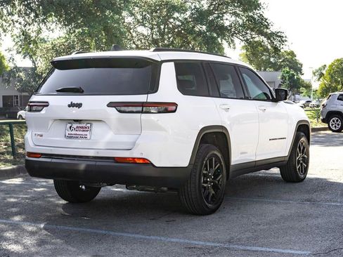 New 2025 Jeep Grand Cherokee L Altitude image 4