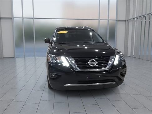 Used 2020 Nissan Pathfinder SL image 3