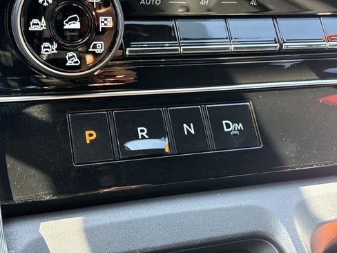 Used 2025 Nissan Armada SL w/ Captain's Chari Seat Package AWD/4WD image 16
