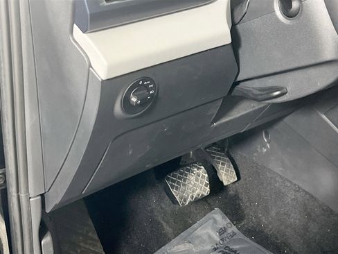 Used 2023 Volkswagen Taos SE image 10