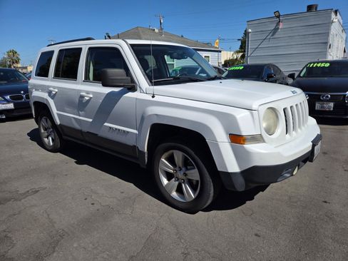Used 2012 Jeep Patriot Latitude AWD/4WD image 5