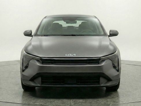Used 2025 Kia K4 LXS image 1