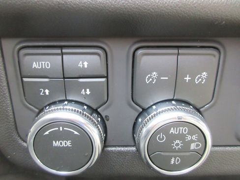 New 2026 GMC Yukon XL Elevation w/ Elevation Premium Package AWD/4WD image 17