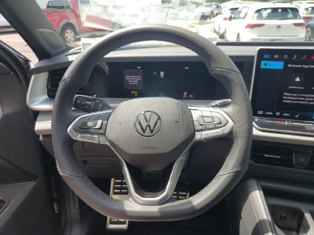 New 2026 Volkswagen Tiguan SE R-Line FWD image 25