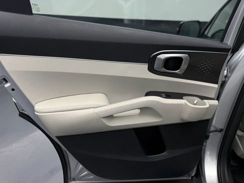 Used 2022 Kia Sorento S w/ Panoramic Sunroof Package FWD image 32