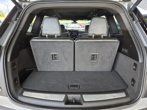 Used 2025 Cadillac XT6 Premium Luxury image 19