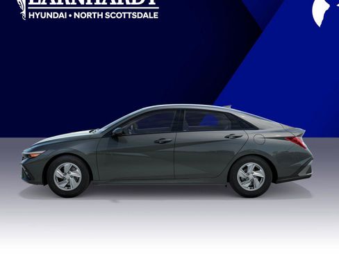 New 2026 Hyundai Elantra SE FWD image 3