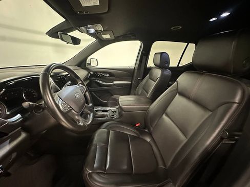 Used 2023 Chevrolet Traverse RS AWD/4WD image 3