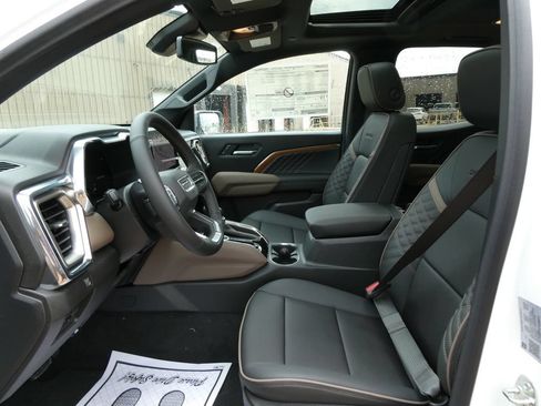 New 2026 GMC Canyon Denali AWD/4WD image 17