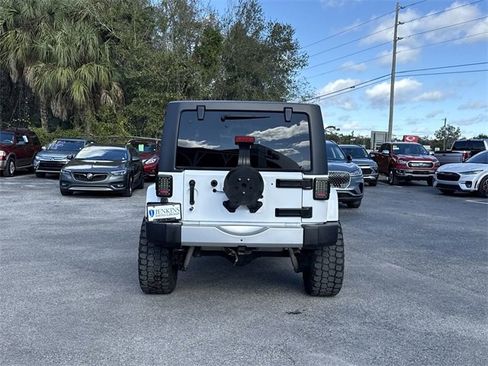 Used 2018 Jeep Wrangler Unlimited Sahara image 7