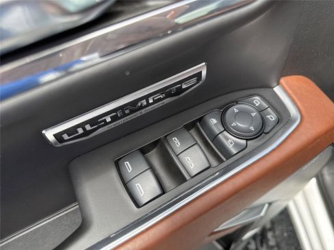 Used 2024 GMC Sierra 1500 Denali Ultimate AWD/4WD image 18
