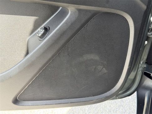 Certified 2023 Chevrolet Traverse LT image 24