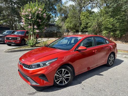 Used 2022 Kia Forte LXS FWD image 2