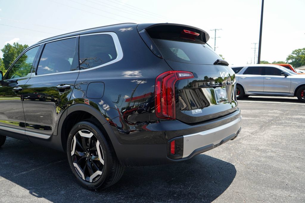 Used 2025 Kia Telluride S FWD image 22