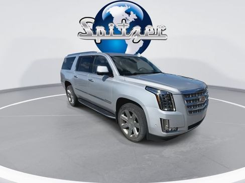 Used 2020 Cadillac Escalade ESV Luxury AWD/4WD image 2