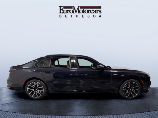 Used 2023 BMW 760i xDrive w/ Luxury Rear Seating Package AWD/4WD image 6