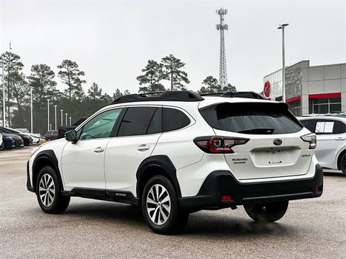 Used 2023 Subaru Outback Premium image 6