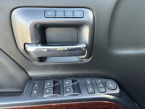 Used 2018 GMC Sierra 1500 SLT w/ SLT Premium Package image 16