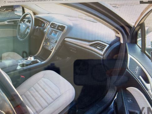 Used 2018 Ford Fusion S image 19