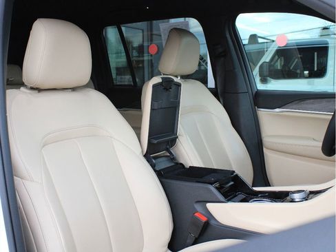 Used 2023 Jeep Grand Cherokee Limited image 23