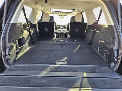 New 2025 Lincoln Navigator L Reserve image 33