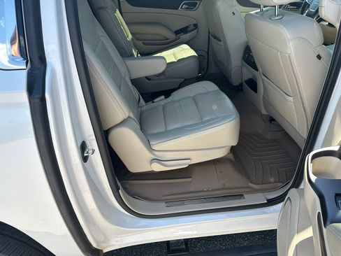 Used 2020 GMC Yukon XL Denali w/ Denali Premium Package AWD/4WD image 15