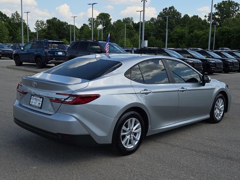 Used 2026 Toyota Camry LE w/ Convenience Package FWD image 3