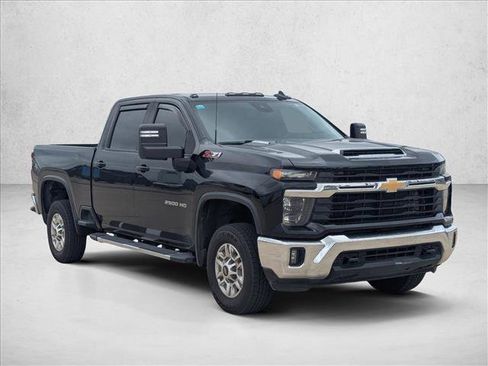 Used 2024 Chevrolet Silverado 2500 LT w/ Convenience Package AWD/4WD image 3