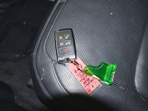 Used 2020 Land Rover Range Rover HSE image 42