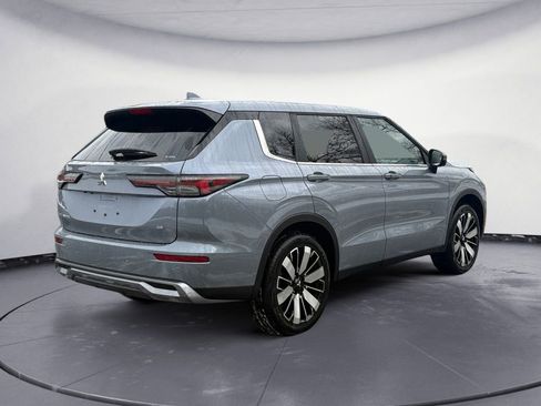 New 2026 Mitsubishi Outlander SE image 5