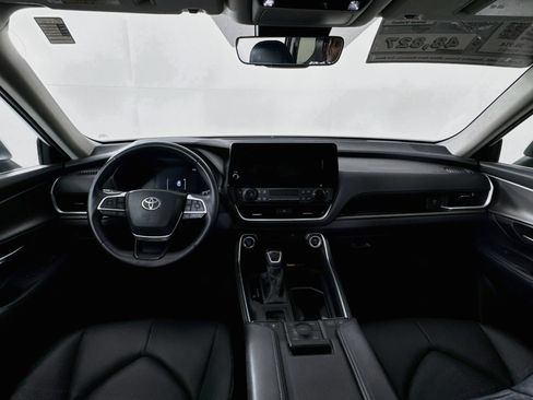 Certified 2025 Toyota Grand Highlander AWD image 25