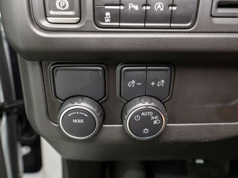Used 2023 Chevrolet Tahoe Premier RWD image 31