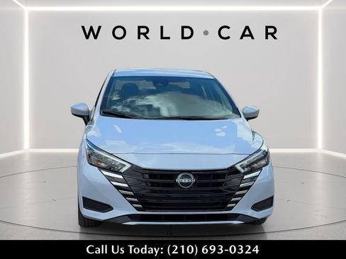 Used 2025 Nissan Versa SV FWD image 2