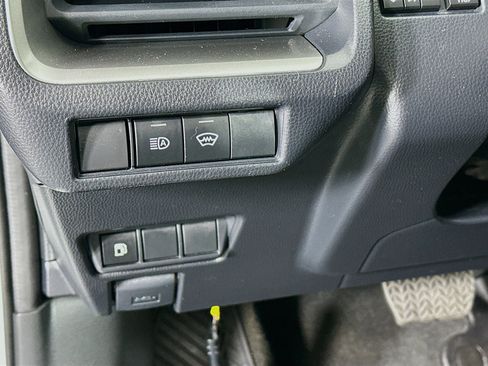 Used 2024 Toyota Prius LE FWD image 17