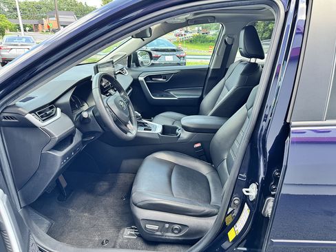 Certified 2023 Toyota RAV4 XLE Premium AWD/4WD image 7