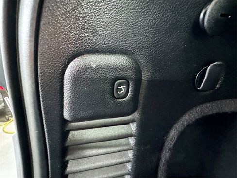 Used 2019 Jeep Grand Cherokee Altitude image 28